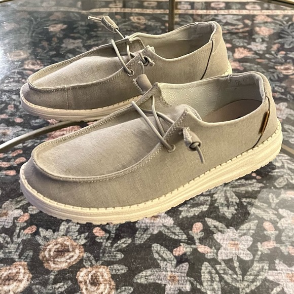 Hey Dude Shoes - Hey Dude Wendy Chambray Boat Shoes Flats Size 8 EUC Light Grey